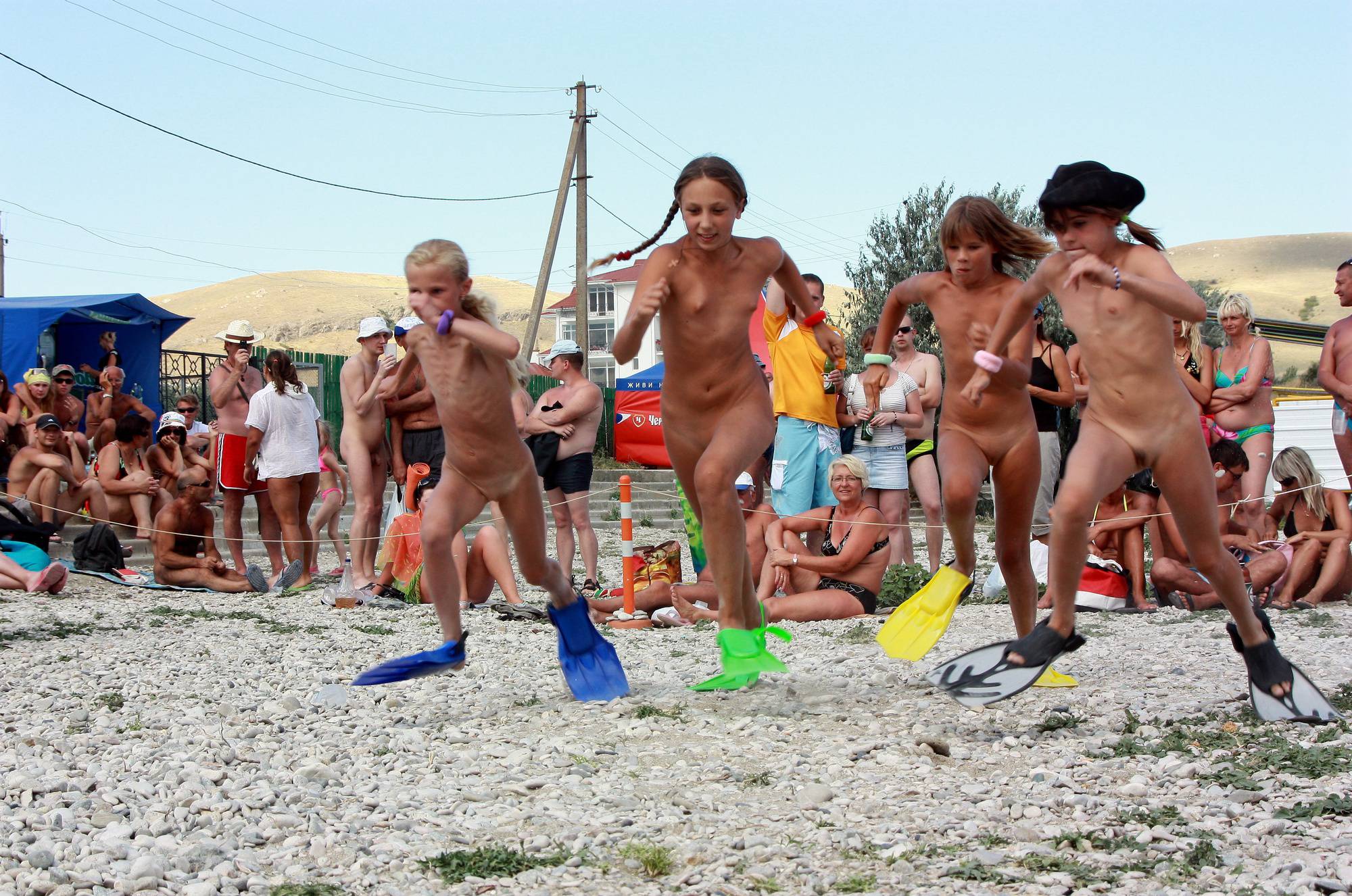 Nudists Pics - Kids Nudist Chase Game - 2